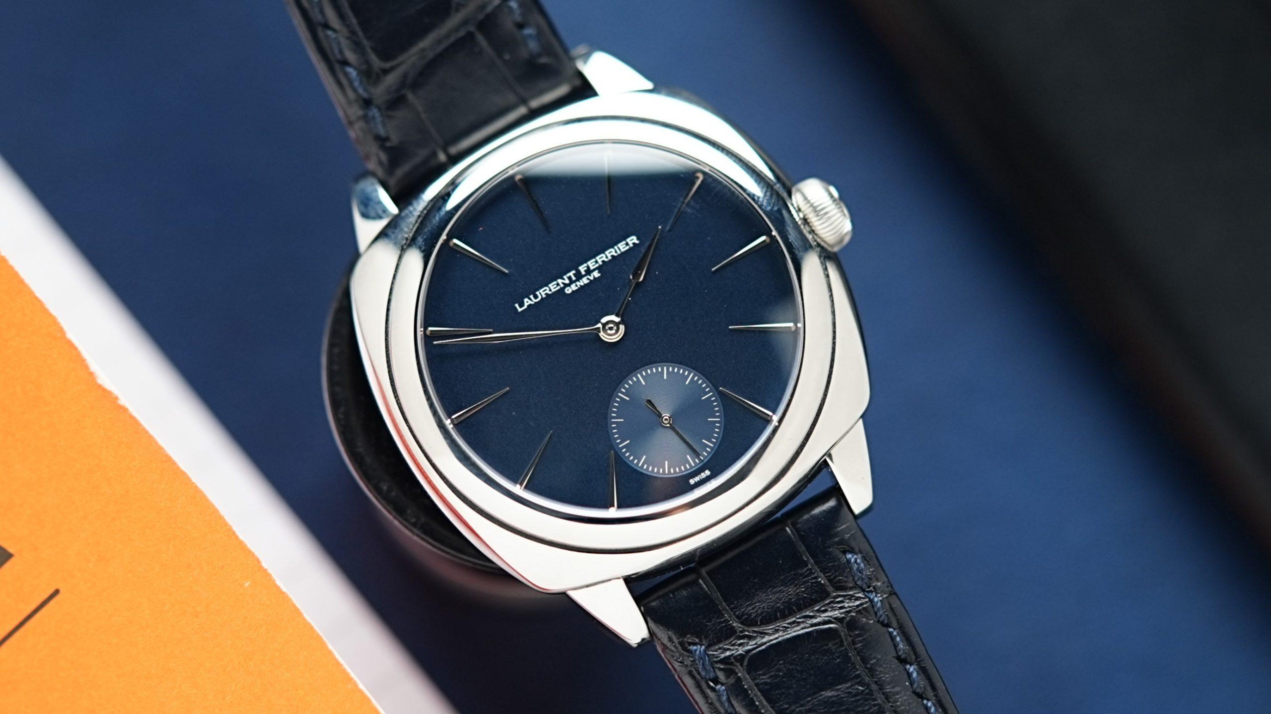 Laurent Ferrier MICRO-ROTOR GALET SQUARE under white light zoomed in.
