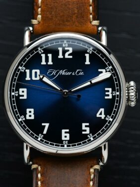 H.Moser & Cie. Centre Seconds Funky Blue Heritage
