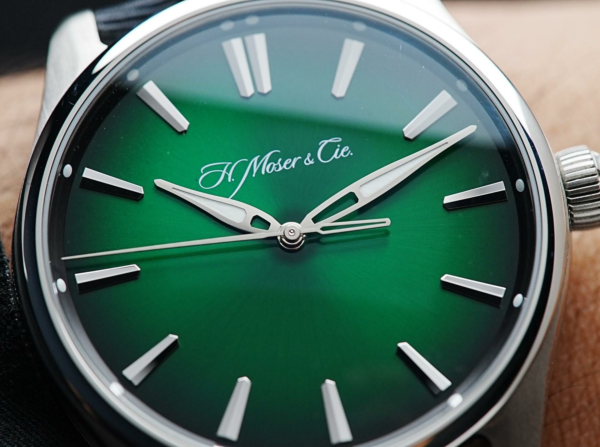 H.Moser & Cie. Pioneer Centre Seconds Cosmic Green dial zoomed in.