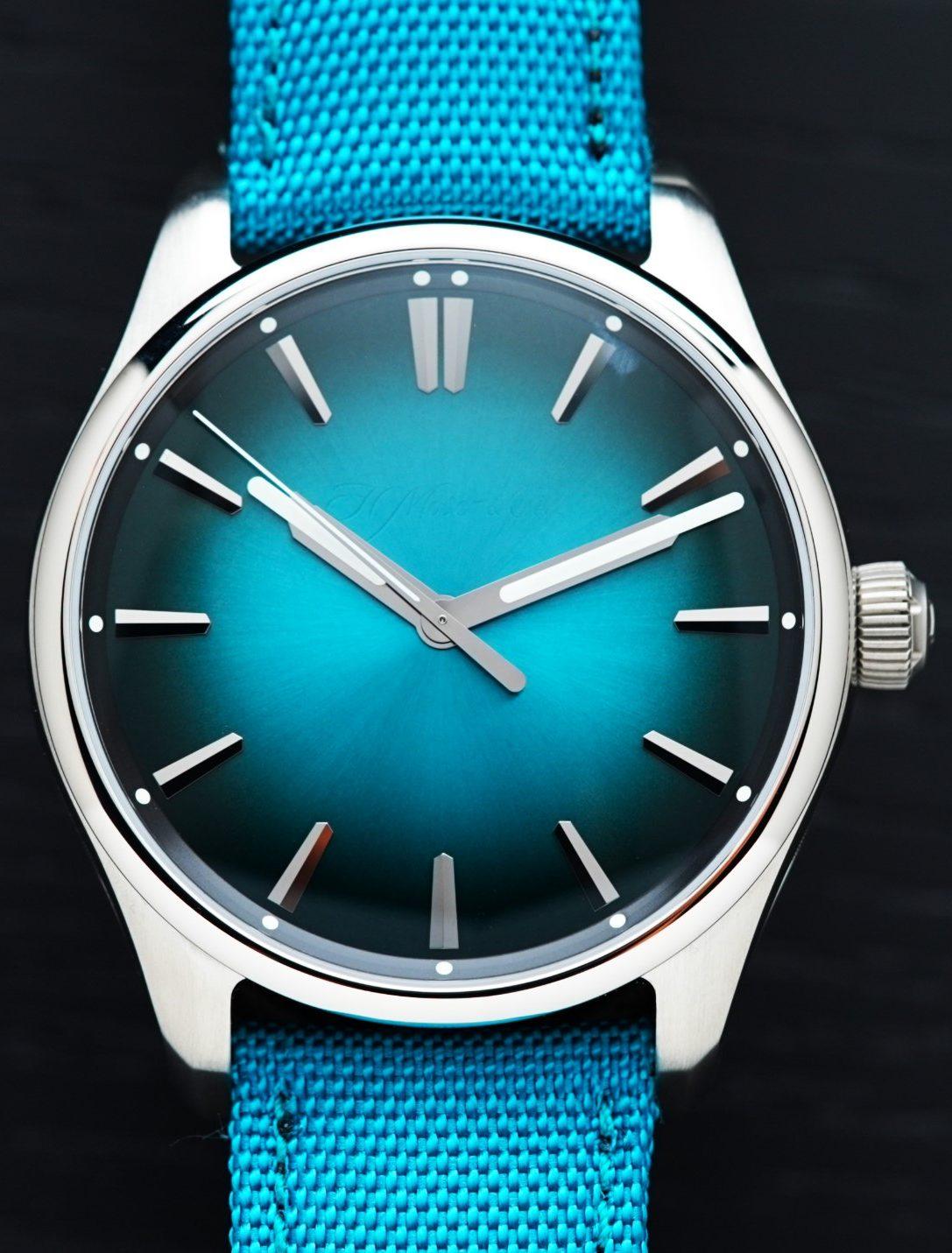 h-moser-cie-pioneer-centre-seconds-mega-cool-blue-lagoon-1