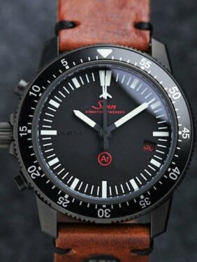 Sinn EZM 1.1S Limited Edition 500 zoomed in.