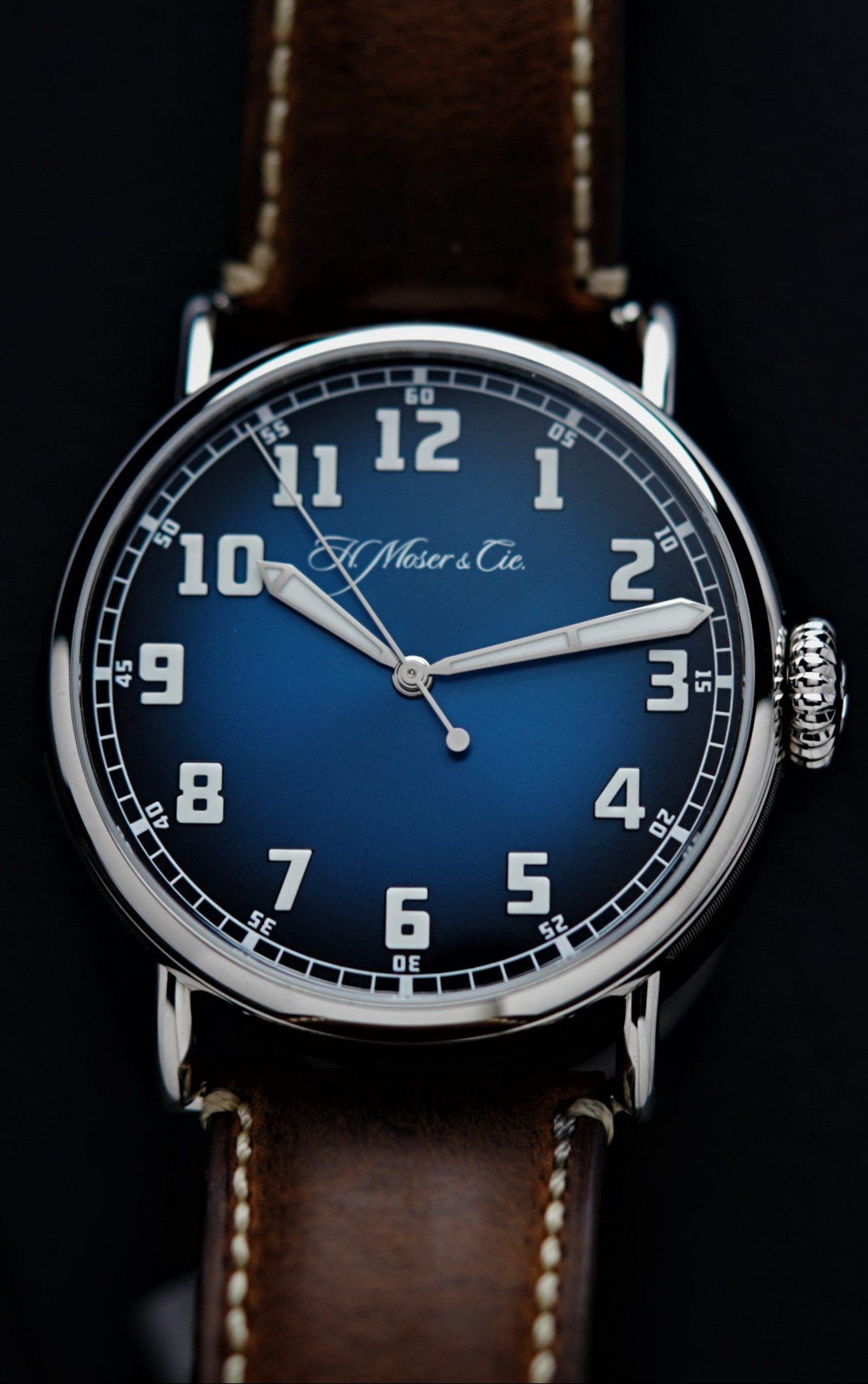 H.Moser-&-Cie.-Centre-Seconds-Funky-Blue-Heritage-4