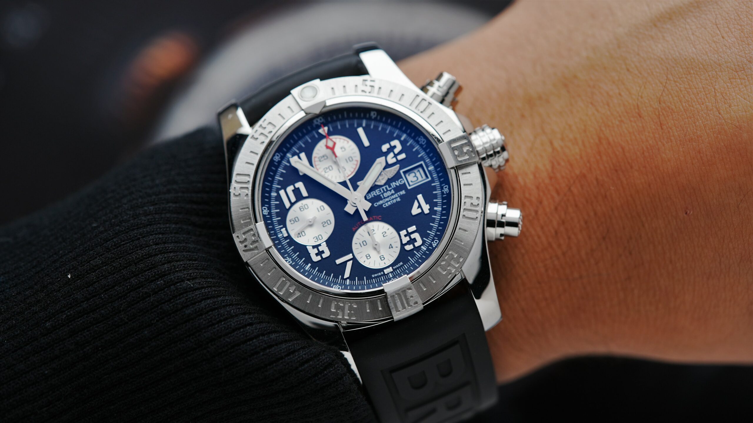 Breitling-Avenger-II-A1338111BC33170A-001