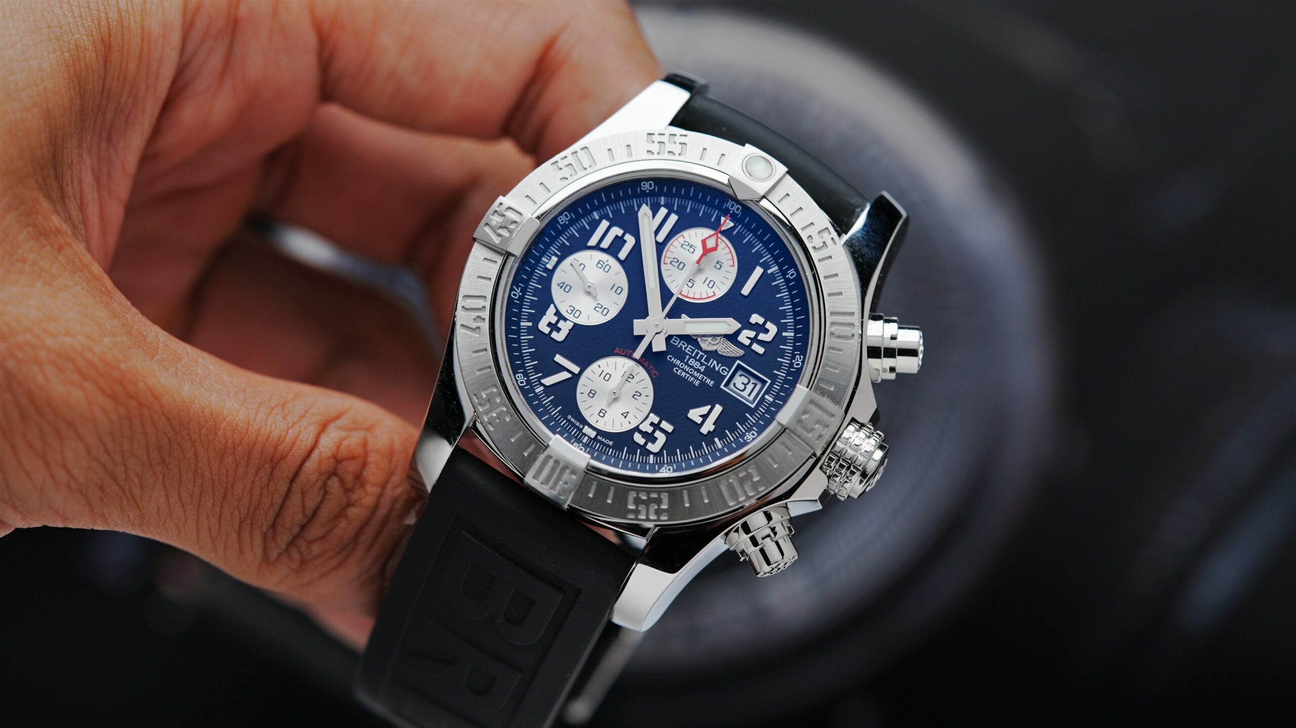 Breitling-Avenger-II-A1338111BC33170A-002