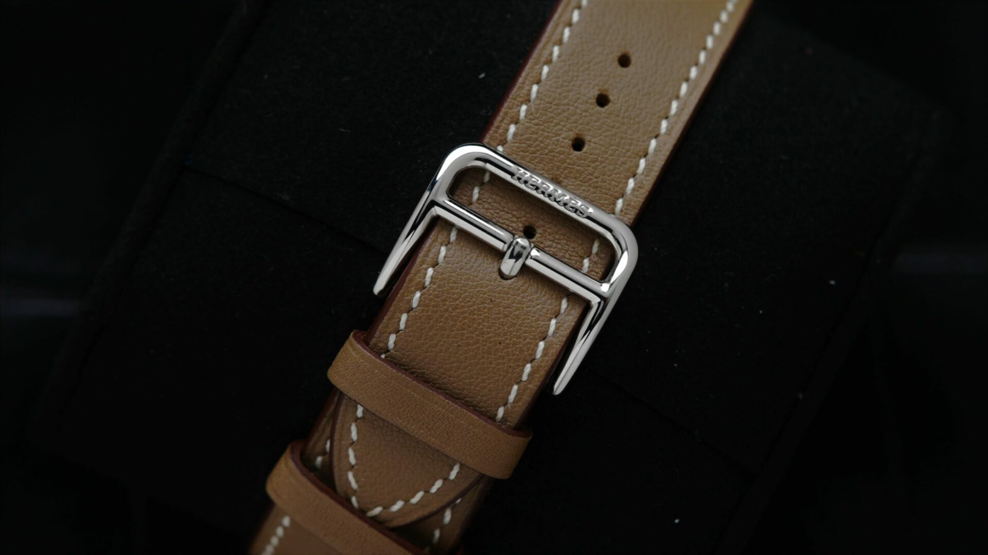 Strap and buckle on the Franck Muller Vintage Curvex 7 Day Reserve watch.