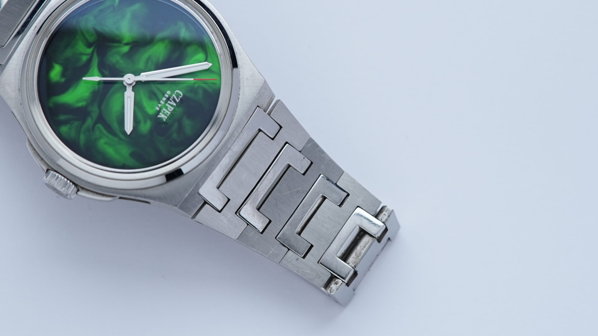 Czapek ANTARCTIQUE SPECIAL EDITION Emerald Iceberg Limited Edition watch angle shot.