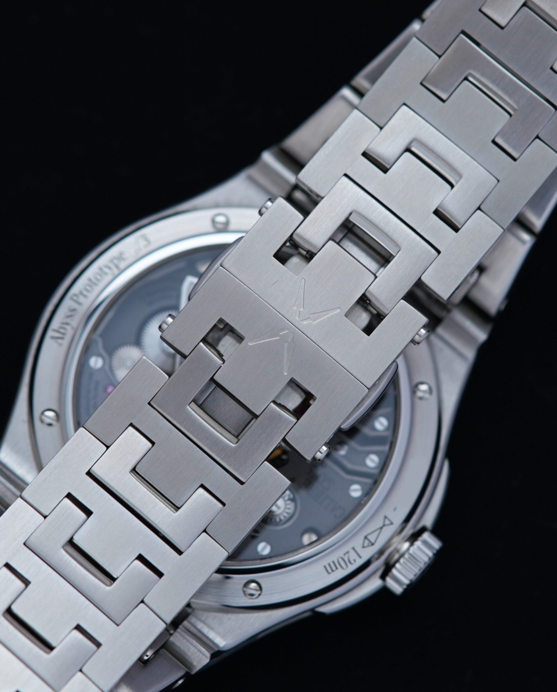 Bracelet and back side of the Antarctique Abyss PROTOTYPE watch.
