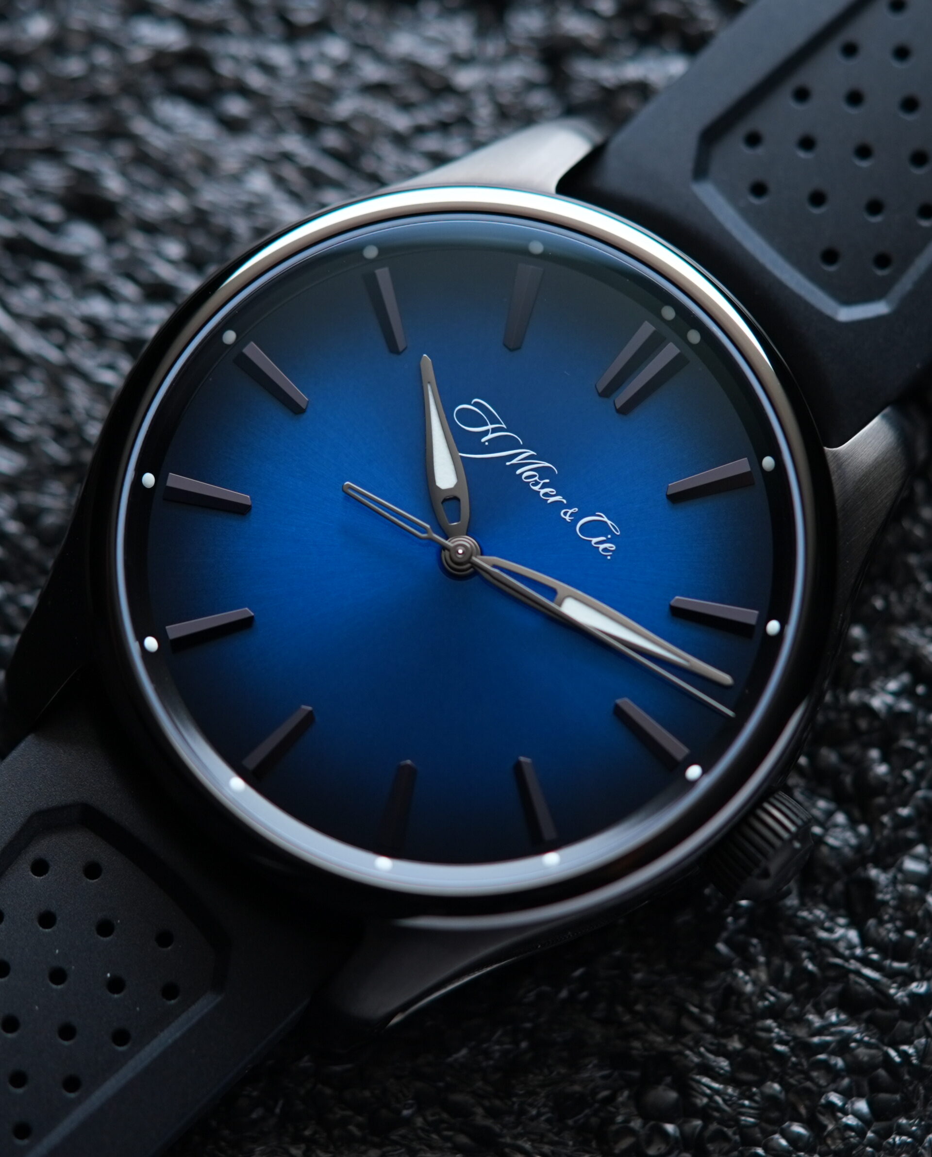 Angled shote of tthe H.Moser & Cie. Pioneer Centre Seconds Funky Blue Fumé Black watch.
