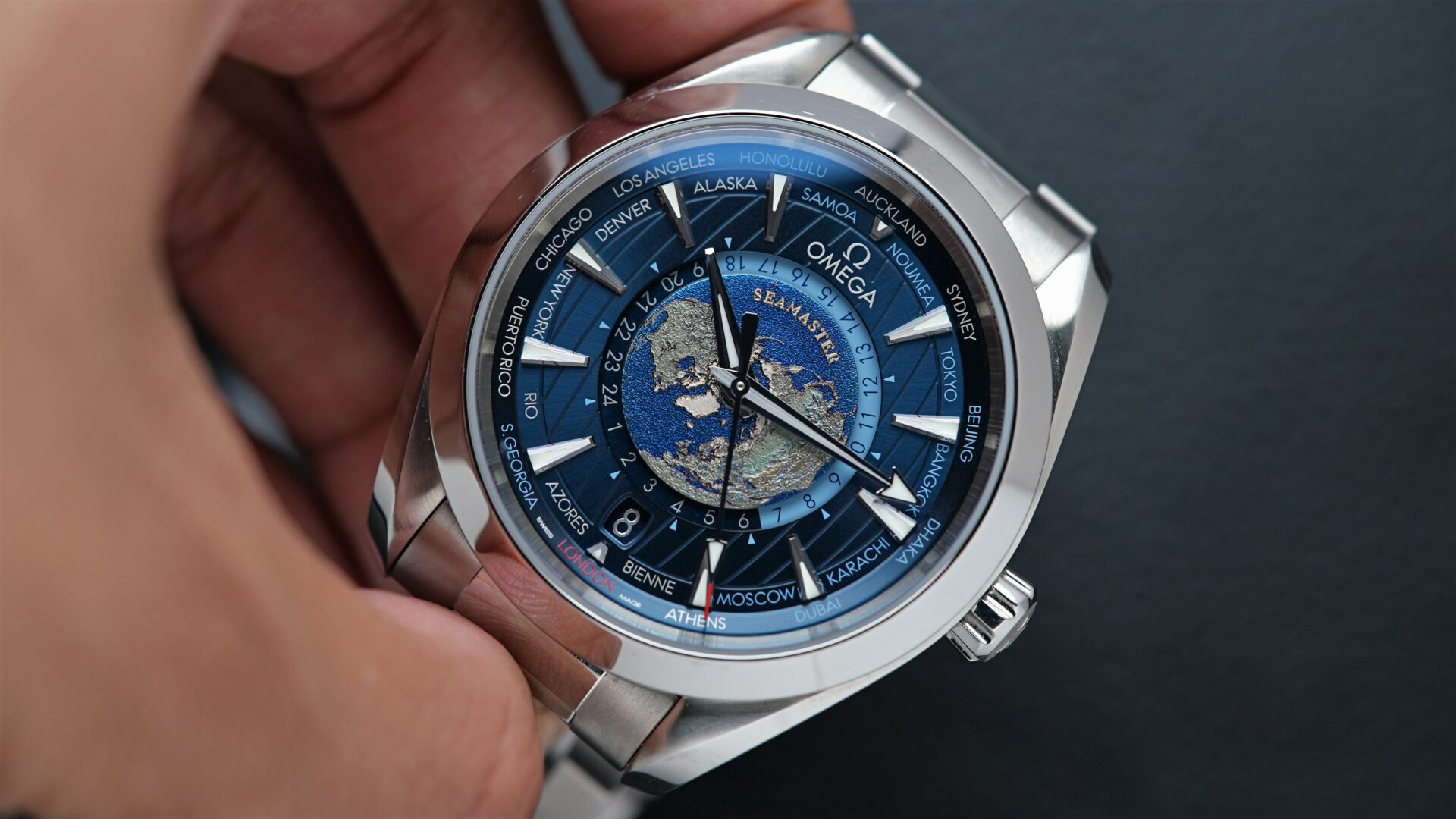 Omega Seamaster Aqua Terra 220.10.43.22.03.001 watch held in hand.