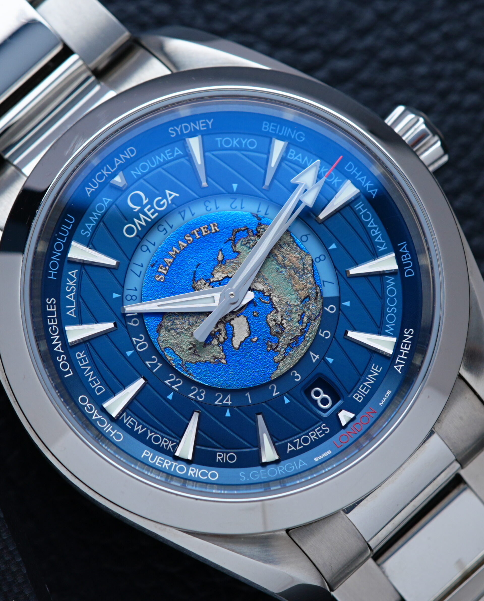 Closeup magazine style image of the Omega Seamaster Aqua Terra 220.10.43.22.03.001 watch.