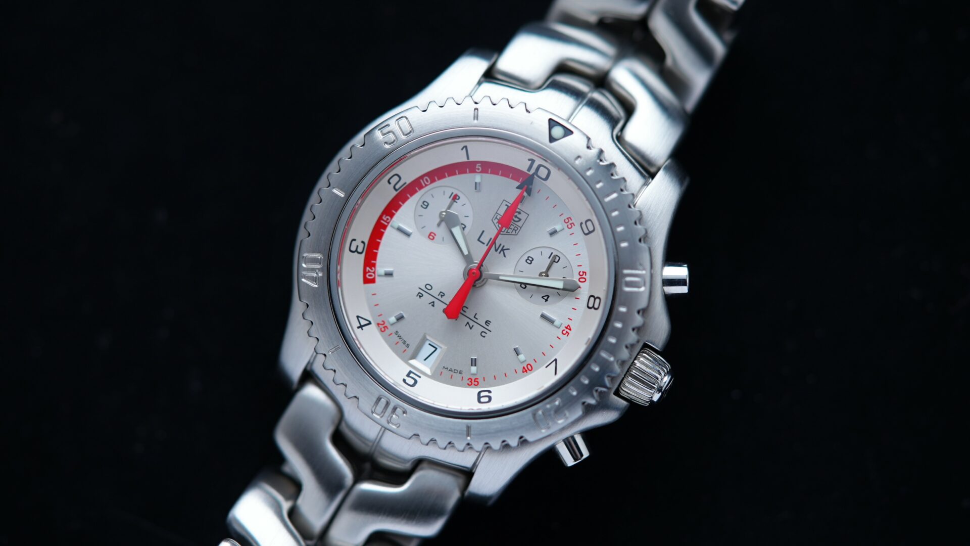 TAG Heuer Link Quartz Edition Quartz Ct1118 (bf090648) Link Oracle watch featured on an angle under white light.