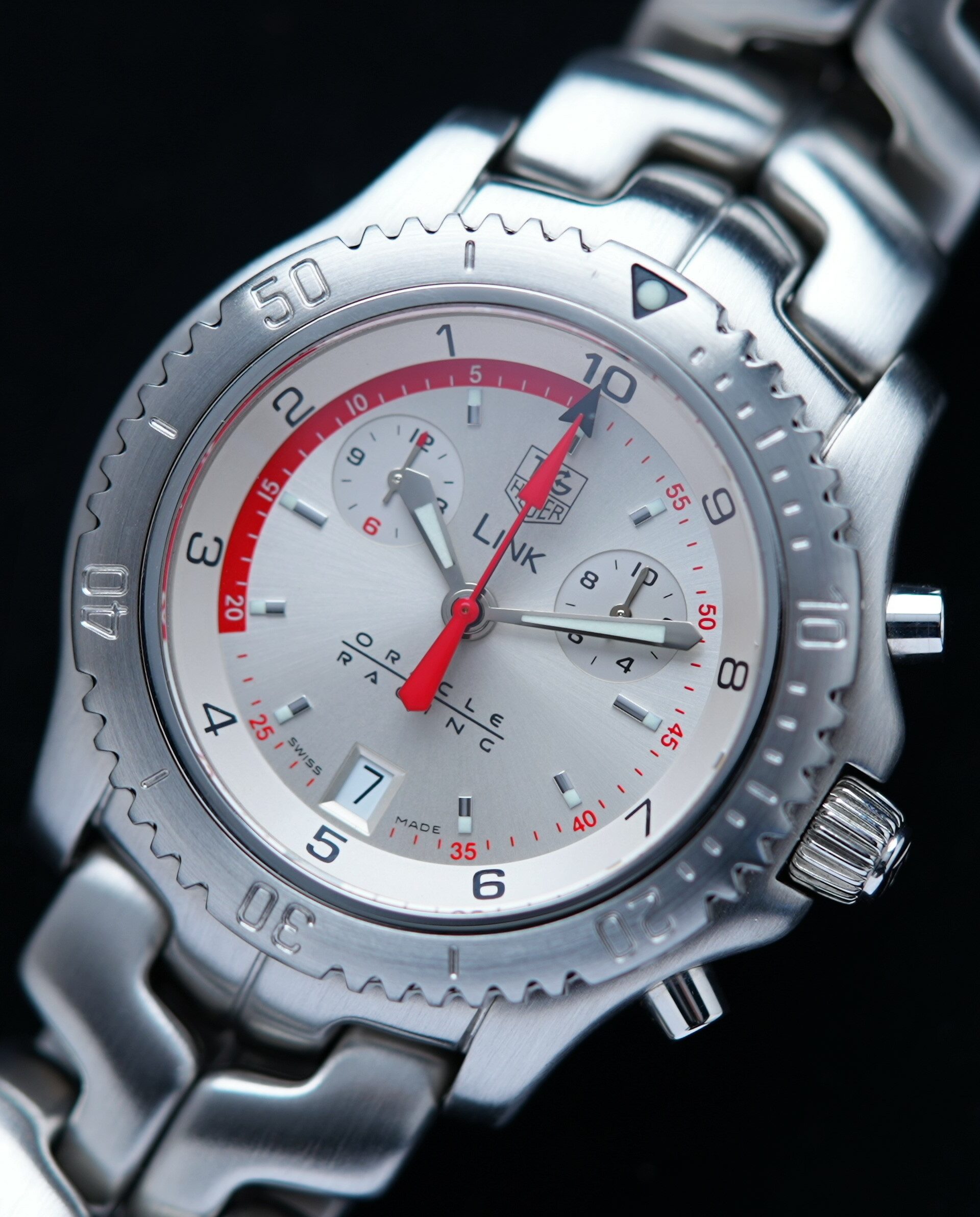 TAG Heuer Link Quartz Edition Quartz Ct1118 (bf090648) Link Oracle watch featured on an angle under white light.